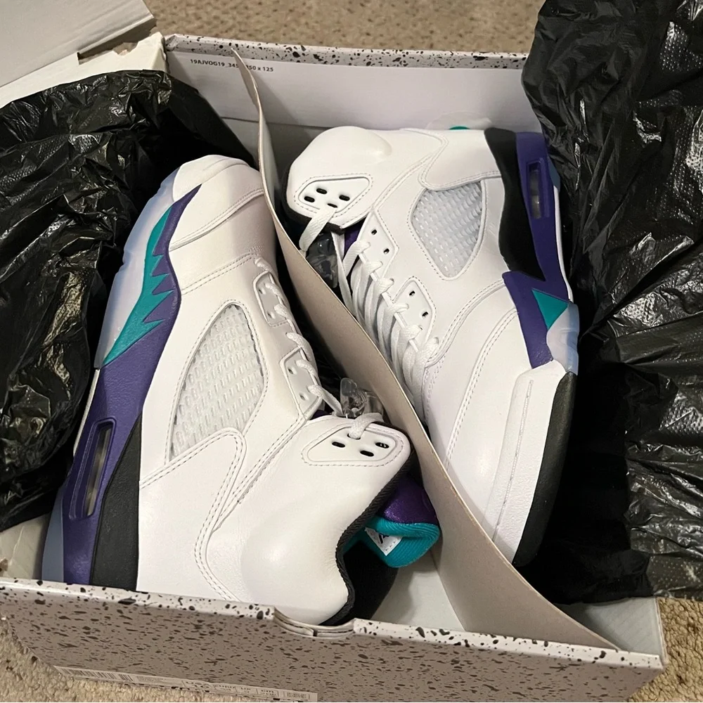 Brand New Jordan 5 Retro (2025) Grape 
Deadstock (DS) - Picture 10 of 10
